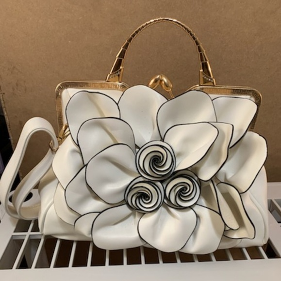 Pocketbook - Picture 1 of 1